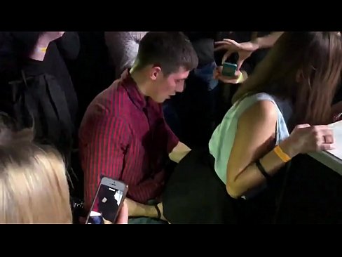 ❤️ Benetako sexua Errusiako diskoteka batean. 18 urteko neska errusiarra uzkian eta baginan izorratuta diskoteka batean ❌ Kalitatezko sexua %eu.liporno.ruan ❌